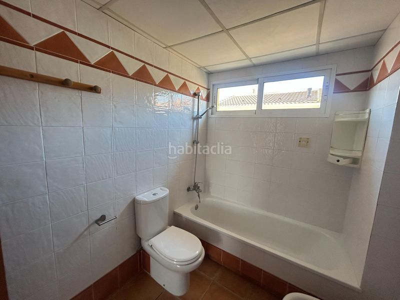 Foto 4b8bb254-b9a7-4020-b660-02aca1e1a87b. Casa adossada amb calefacció aparcament a Bulevar del Xúquer Cullera