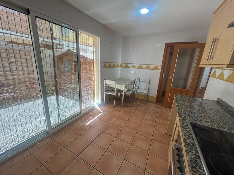 Foto cb92fdb1-3fed-4180-a59d-f6a0c6b874bc. Casa adossada amb calefacció aparcament a Bulevar del Xúquer Cullera