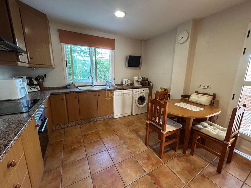 Foto 0f5a26f5-2aa3-438f-92d4-d18d19943193. Casa adossada amb aparcament a El Marenyet Cullera