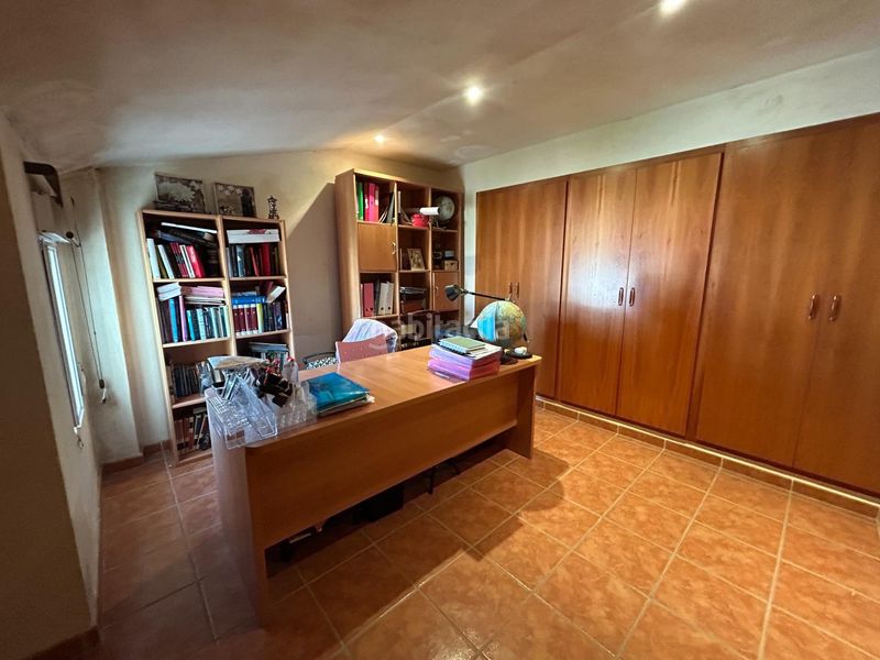 Foto 121537f4-7243-4278-8158-a289863105e1. Casa adossada amb aparcament a El Marenyet Cullera