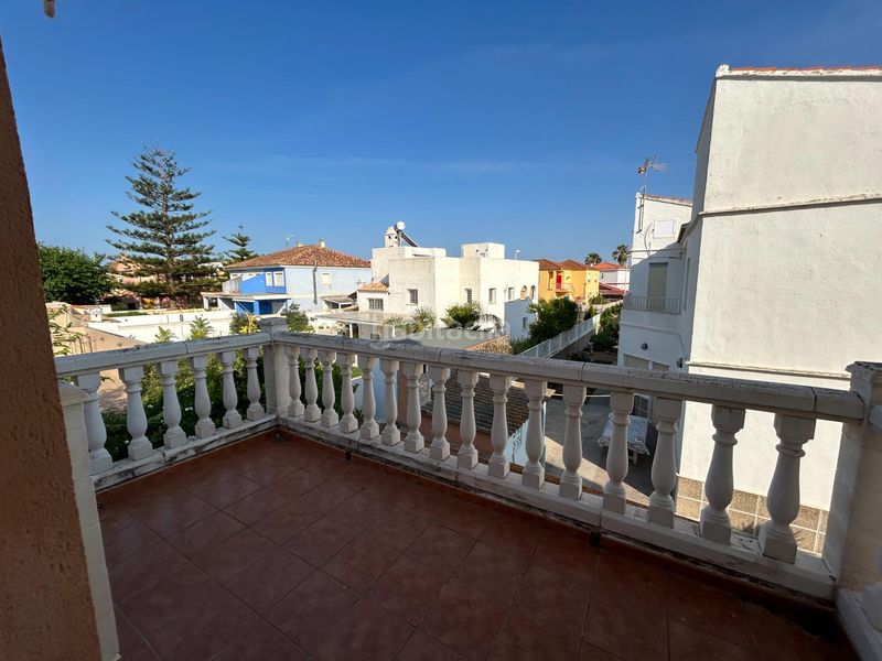 Foto 4b471bd8-d1f0-4cc1-99c6-37cb3b540f12. Casa adossada amb aparcament a El Marenyet Cullera