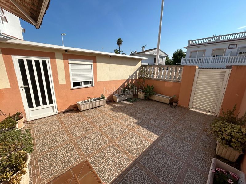 Foto b22e7b73-9014-4a27-a6c6-43c835fd7ed5. Casa adossada amb aparcament a El Marenyet Cullera