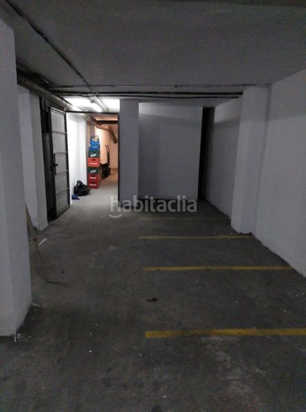 Foto eee41a6a-e54f-42f8-b4bc-2ea1bd3ea903. Aparcament cotxe a pueblo de Cullera Cullera