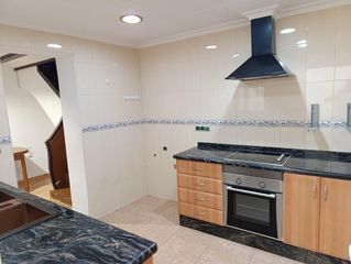 Haus in Pueblo de Cullera. Casa semireformada en el raval con terraza y acceso directo