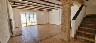 Casa adosada en El Marenyet. Acogedor adosado en brosquil
