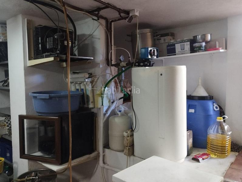 Foto 05710a27-6f01-4cd7-8af3-a3ca11a97892. Local comercial a calle castella-lleo de 15 a Playa de Gandía Gandia