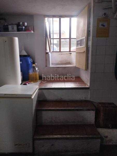 Foto 3a7efc71-a821-41e9-ab3b-c59f66d524d6. Local comercial a calle castella-lleo de 15 a Playa de Gandía Gandia