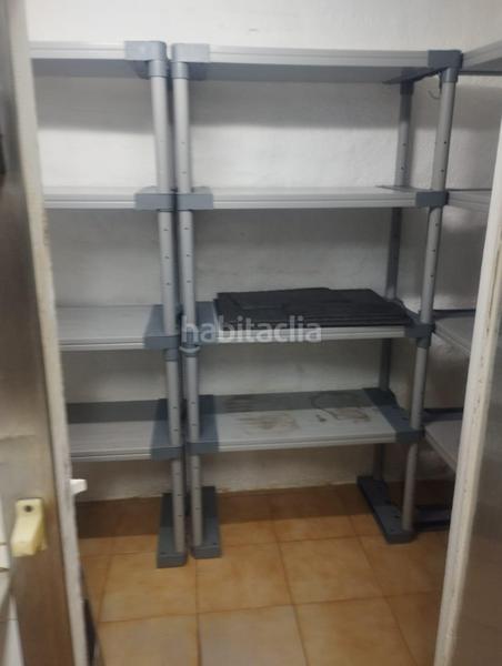 Foto 40225291-4b15-4f2a-aa4b-b7fc15bf0389. Local comercial a calle castella-lleo de 15 a Playa de Gandía Gandia