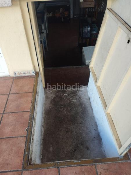 Foto 822fc706-d314-4b2c-a891-32f0a318855c. Local comercial a calle castella-lleo de 15 a Playa de Gandía Gandia