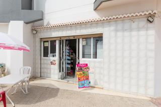 Local Comercial a Avenida bernardo sala 4. Quieres tener un negocio ya en funcionamiento? cierre por jubila