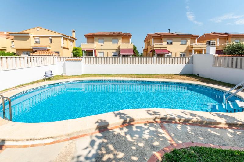 Foto 01cd1f98-e2bb-4117-ad71-ed229c2d515f. Doppelhaus mit heizung parking pool in Park Nord - Casona Gandia