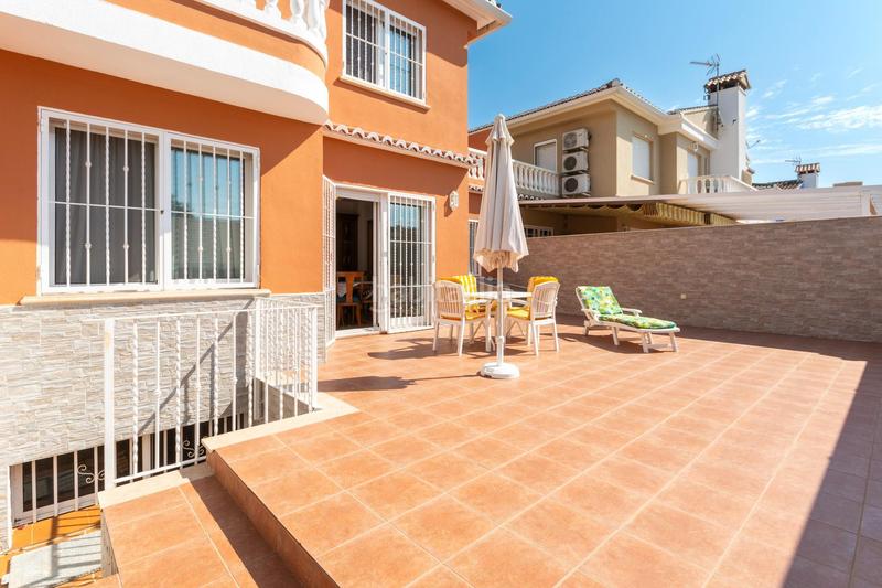 Foto 1b9a68cb-9120-44c5-88de-73a13d6bb7c0. Doppelhaus mit heizung parking pool in Park Nord - Casona Gandia