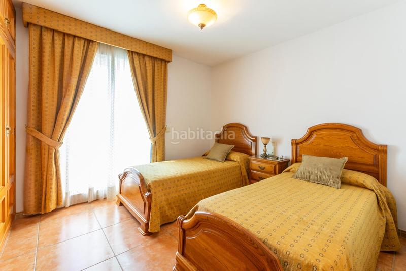 Foto 22a80986-d718-465d-bd50-83ca4a05eae7. Doppelhaus mit heizung parking pool in Park Nord - Casona Gandia