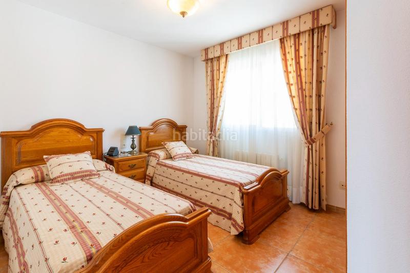 Foto 4623d6a3-261c-439c-aac4-162a1911ee80. Doppelhaus mit heizung parking pool in Park Nord - Casona Gandia