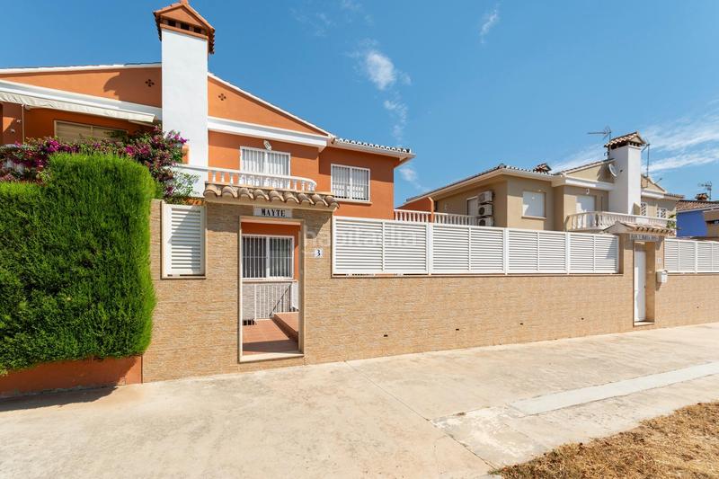 Foto 8d9a425c-de58-4bd1-a195-403612dea242. Doppelhaus mit heizung parking pool in Park Nord - Casona Gandia