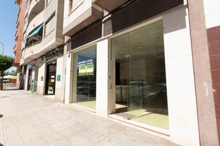 Local Comercial a Calle ciutat de barcelona 3. Da un salto en tu negocio!