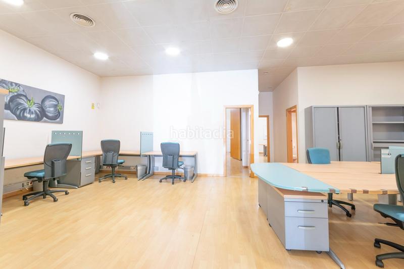 Foto f759c947-6301-420e-8666-36f33fa46c7a. Local commercial dans calle ciutat de barcelona 3 dans Gandia