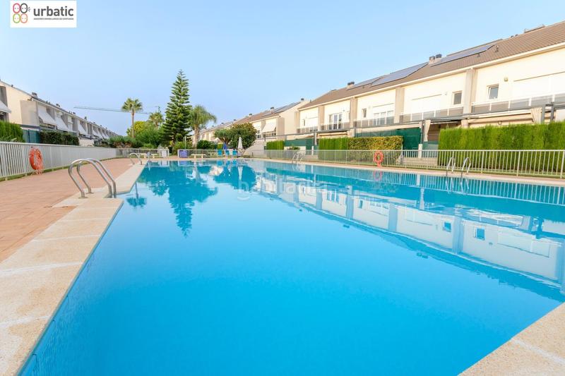 Foto 191fecaf-eb20-4ae4-83f0-3e51509cdeb5. Semi detached house with parking pool in Park Nord - Casona Gandia