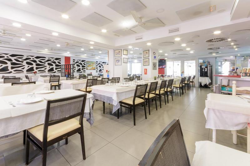 Foto 75e13ce6-85bc-4902-9bcf-bcd619f7c122. Local comercial a Playa de Gandía Gandia