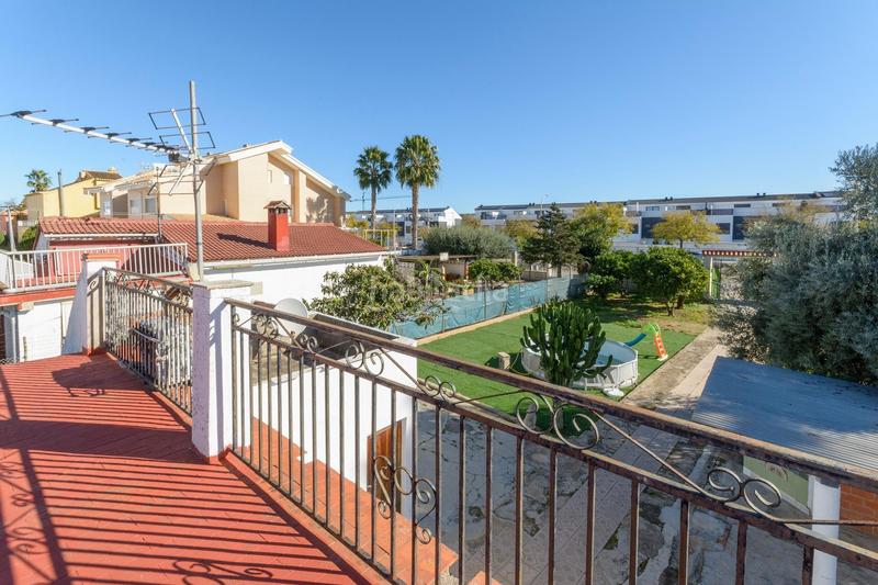 Foto 364a1c9a-97eb-43af-9567-82195e0168ab. Chalet in avenida europa d' 2 in Park Nord - Casona Gandia