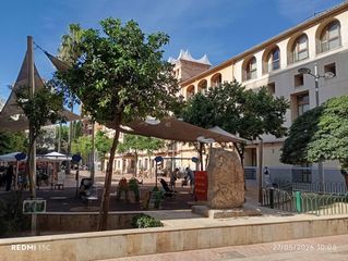 Lloguer Local Comercial a Plaza del rei jaume i 1. Local bajo situado en pleno centro de gandia