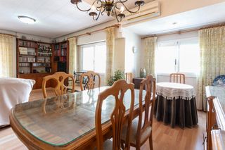 Etagenwohnung in Germaníes - Juzgados. Amplio piso en venta junto al hospital de gandía  3 habitaciones
