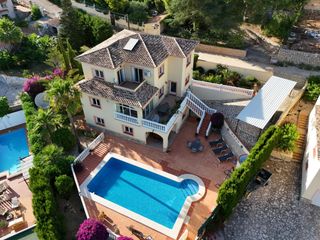 Chalet à Calle calle penya roja 1b. Exclusivo chalet en la drova, barx  ideal para familias