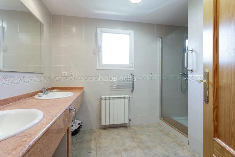 Foto 39a57345-3cb7-4323-90bf-6a42c724f678. Xalet a calle calle penya roja 1b a Barx
