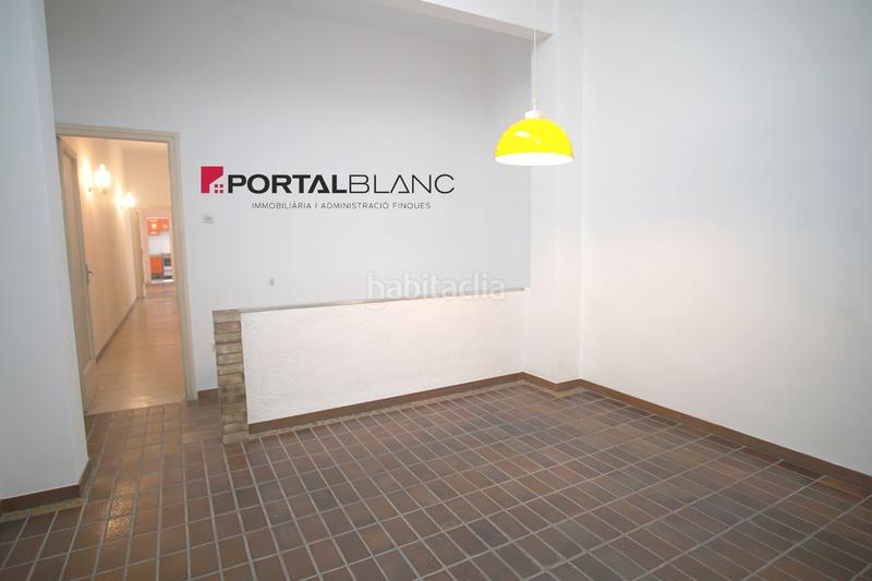 Foto 470aed82-ac8a-4f52-bb5f-052a37d9b338. Piso en carrer julià centelles 21 piso único con local/comercial y sótano en Granollers