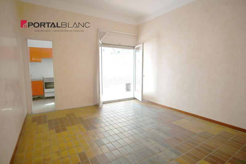 Foto a398cf81-e64e-4966-a9e2-5da915859bad. Piso en carrer julià centelles 21 piso único con local/comercial y sótano en Granollers