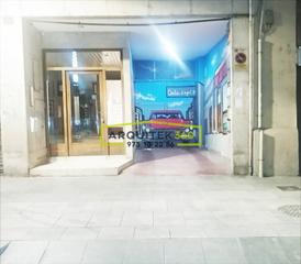 Aparcament cotxe a Calle comtes d'urgell 22. Parking y trastero