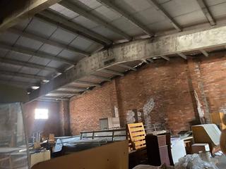 Lloguer Local Comercial  Calle corts catalanes. Local 400m2 zona balafia 2 entrades diafan.