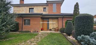 Maison à Alpicat. Chalet unifamiliar aislado, con parcela esquinera, urb. terrafer