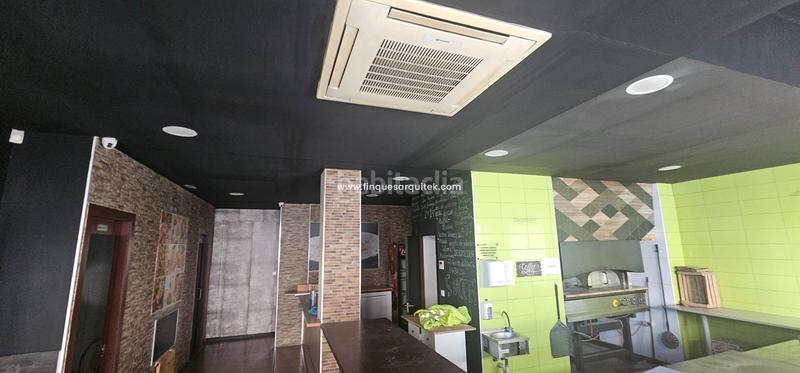 Foto fe4da979-c95f-438d-b24c-22af5d3dc85f. Lloguer local comercial a carrer d'agusti duran i sanpere 16 a Lleida