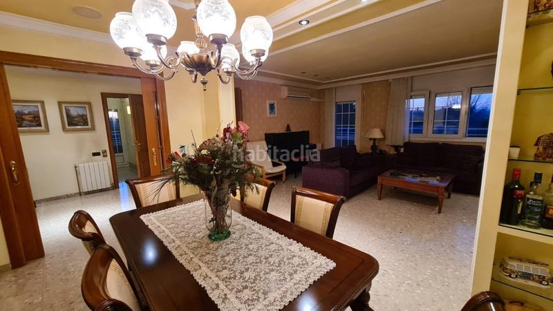 Foto 4bd8e0f2-689c-47b6-8e72-3d908f9ed1e9. Chalet con riscaldamento parcheggio piscina in Ciutat Jardí Lleida