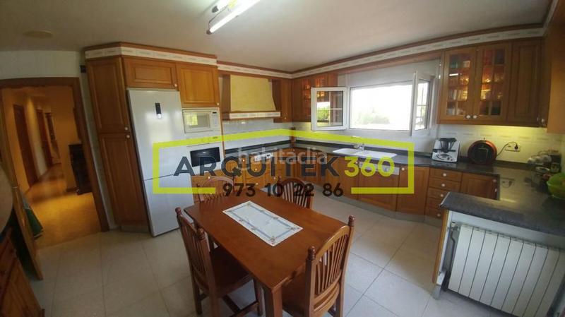 Foto aa2026ab-6fc2-456c-a60e-ed7ccc276606. Chalet con riscaldamento parcheggio piscina in Ciutat Jardí Lleida