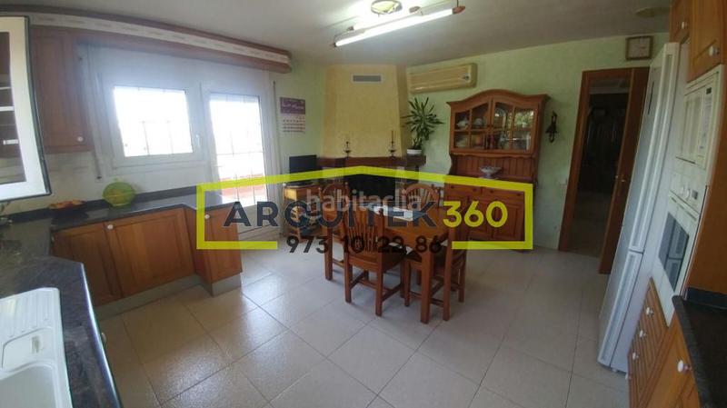 Foto b37251cd-ea87-44ca-aa11-9ff0212edd66. Chalet con riscaldamento parcheggio piscina in Ciutat Jardí Lleida