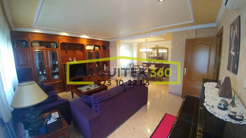 Foto ce20d6a3-2806-468b-ba4d-ac25326c2177. Chalet con riscaldamento parcheggio piscina in Ciutat Jardí Lleida