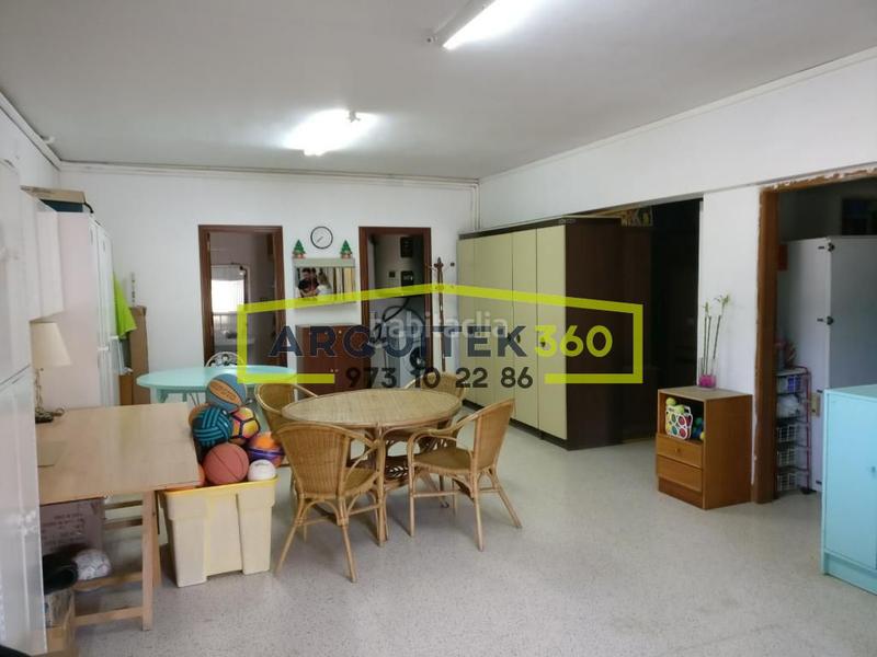 Foto f404f6b0-2f5f-4ade-9993-f2526047827b. Chalet con riscaldamento parcheggio piscina in Ciutat Jardí Lleida