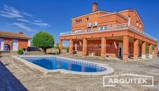 Chalet à Ciutat Jardí. Chalet con 7450m2 terreno balafiahospital arnau vilanova