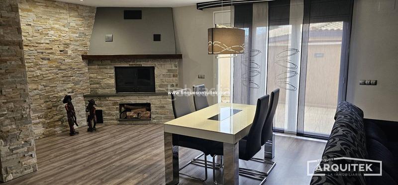 Foto 29d369bd-5b64-496c-8433-762f686a3af3. Chalet , casa privada seminueva. en Albesa