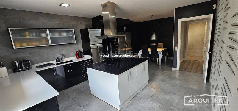 Foto 482e93d1-0dee-4eb2-be6c-99b65b32eba4. Chalet , casa privada seminueva. en Albesa