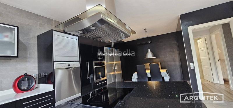 Foto 4c116967-a87f-44b0-b3c4-7399d5d36373. Chalet , casa privada seminueva. en Albesa