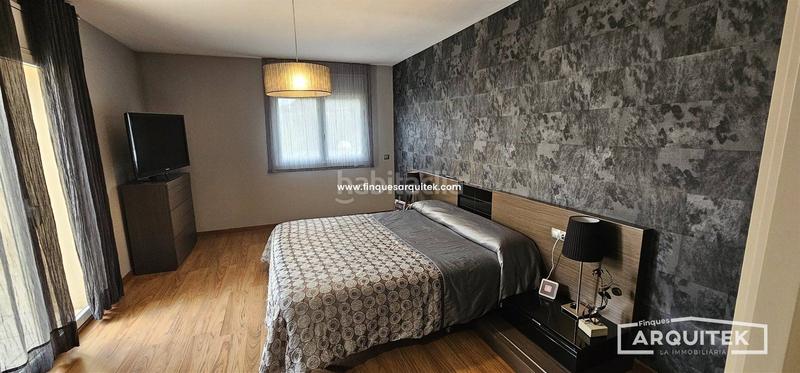 Foto 55f680be-37af-495e-a092-88ca56412429. Chalet , casa privada seminueva. en Albesa