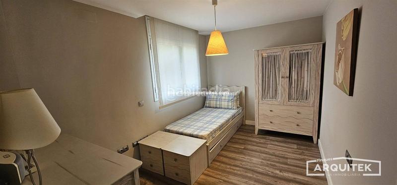 Foto af982a8f-56b3-4105-856d-0c686e3bfaf9. Chalet , casa privada seminueva. en Albesa