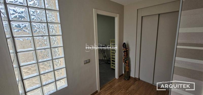 Foto c63dfdb4-37de-4581-a6d3-2d60bd046628. Chalet , casa privada seminueva. en Albesa
