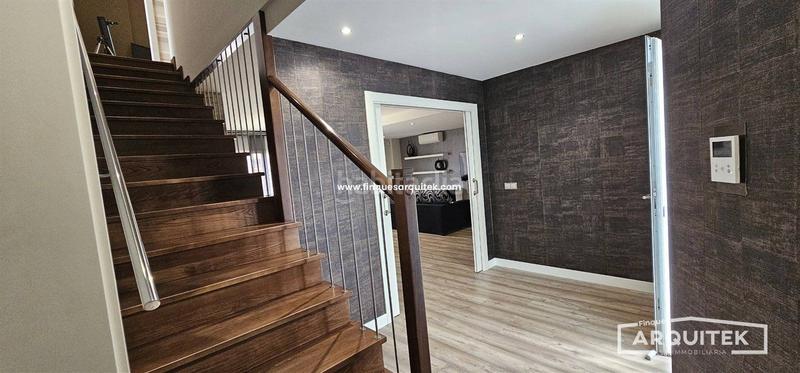 Foto d15b54ba-dd3a-4cb1-b7e9-3203adffbfcf. Chalet , casa privada seminueva. en Albesa