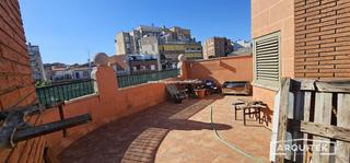 Attique à Rambla Ferran. Àtico en planta de 1 habitación, con ascensor.