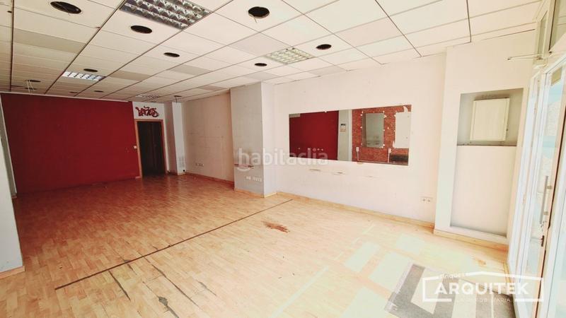 Foto c32cbd7f-f042-4d70-a108-6b2732851b12. Local comercial a Príncep de Viana-Clot-Xalets Humbert Torres Lleida