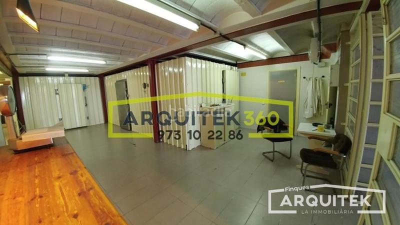 Foto cbe0ce8a-9360-4f95-be81-77e23e6b7fdc. Locale commerciale in La Bordeta Lleida